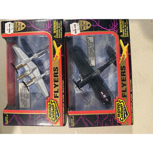 Road Champs Flyers Die-Cast Lot - P-38J Lightning & B-17 Flying Fortress SEALED